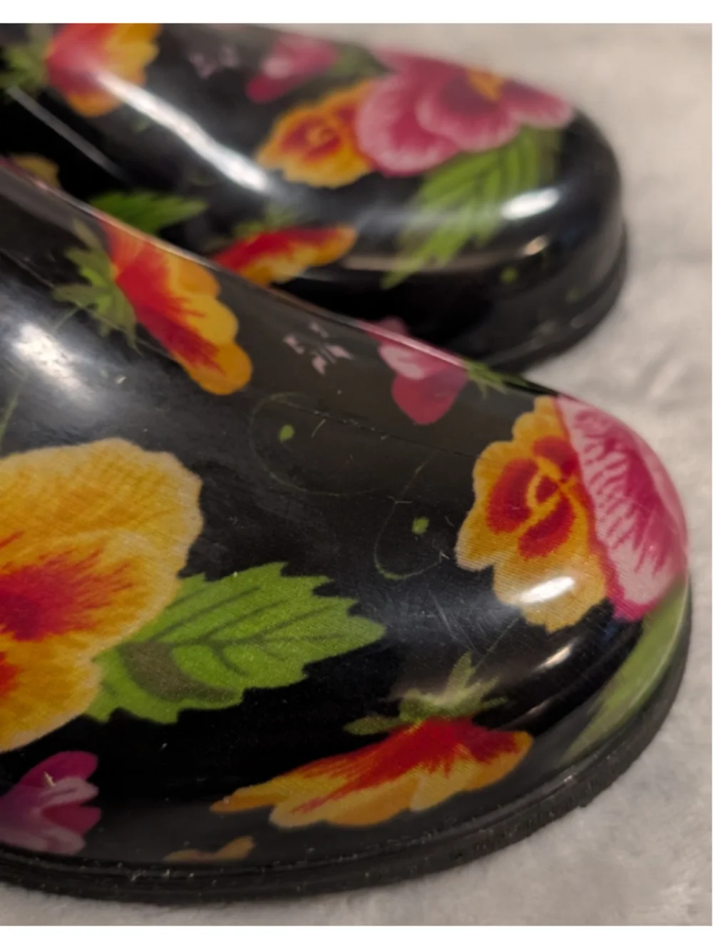 Sloggers Black Floral Clogs Rain Garden Shoes US Women's Size 8 B277